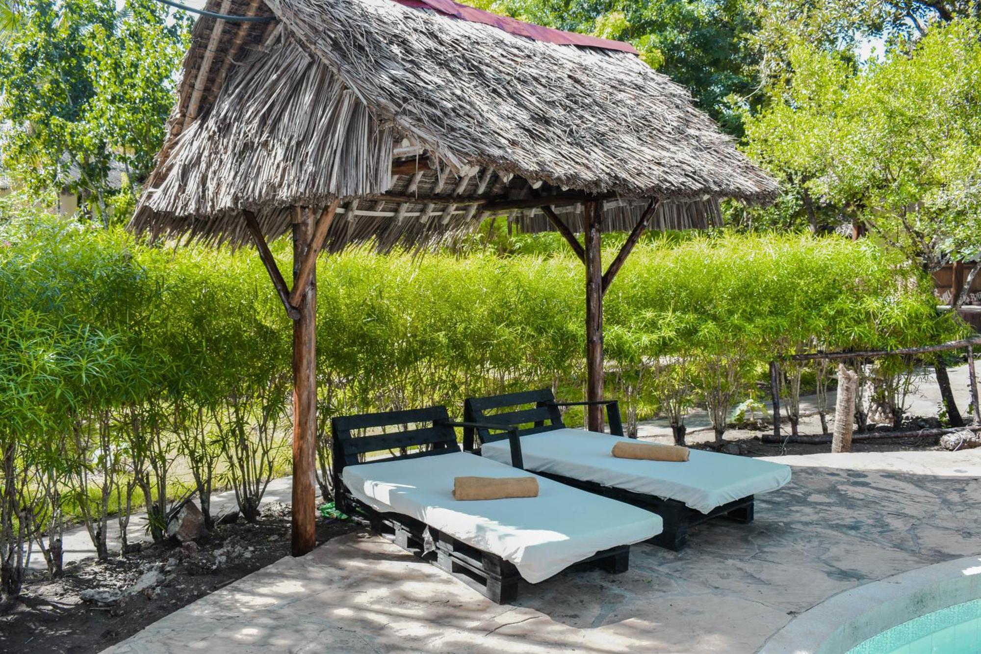 African Hut Tiny Cottage Playa de Diani Exterior foto