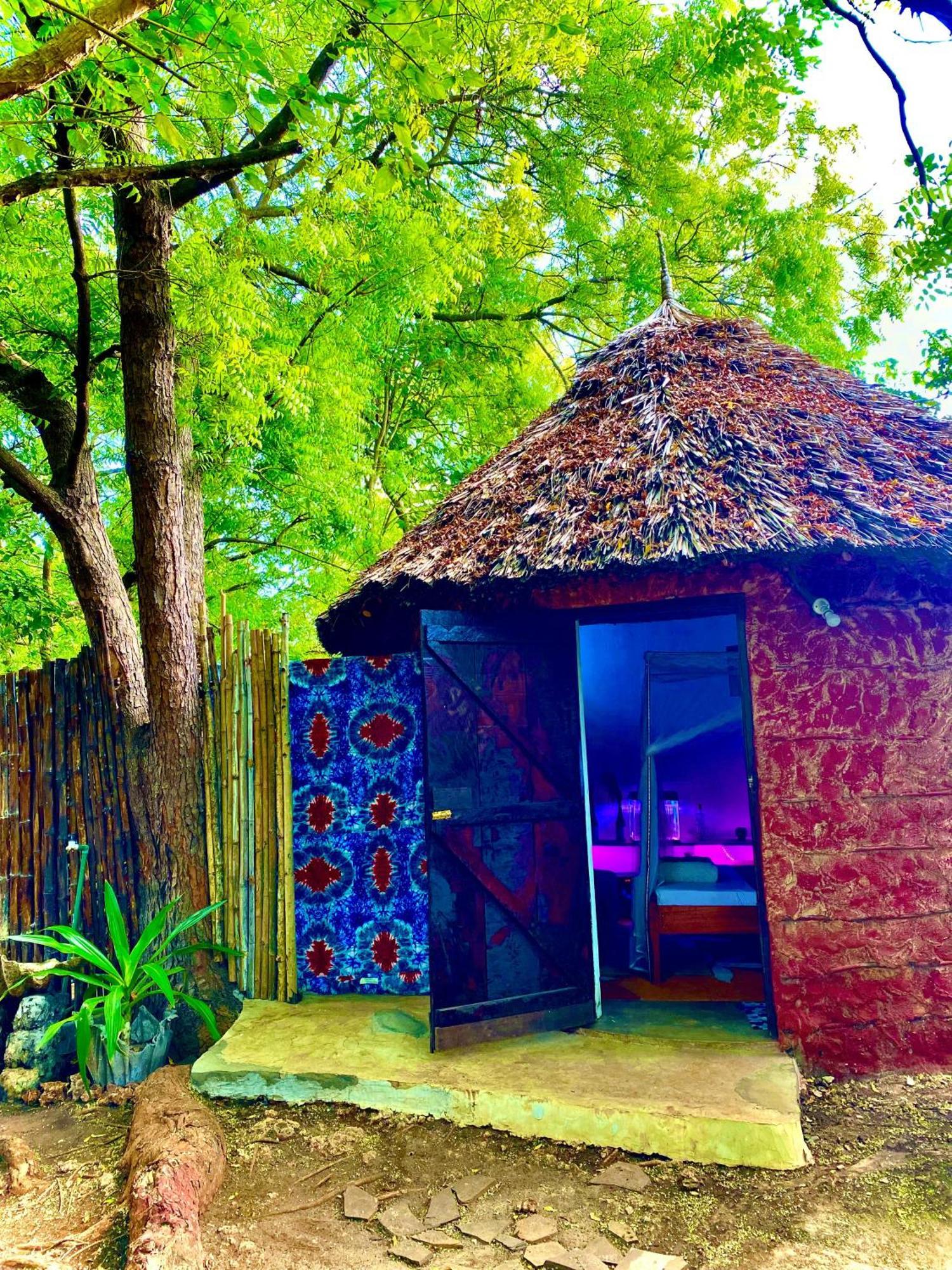 African Hut Tiny Cottage Playa de Diani Exterior foto